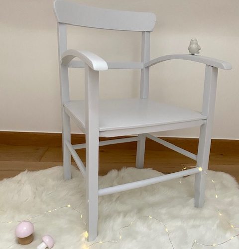 Fauteuil en bois pour enfant – revalorisé