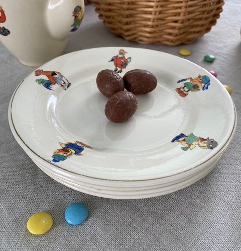 Petite assiette plate – vaisselle en faïence de Nimy pour enfant – circa 1940