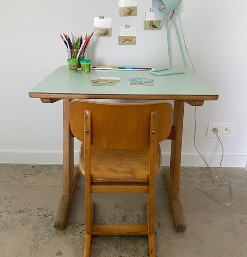 Ensemble bureau d’écolier et sa chaise CASALA – années 1960