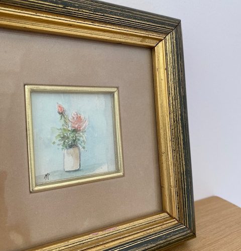 Ancienne aquarelle miniature « Deux fleurs dans un vase »