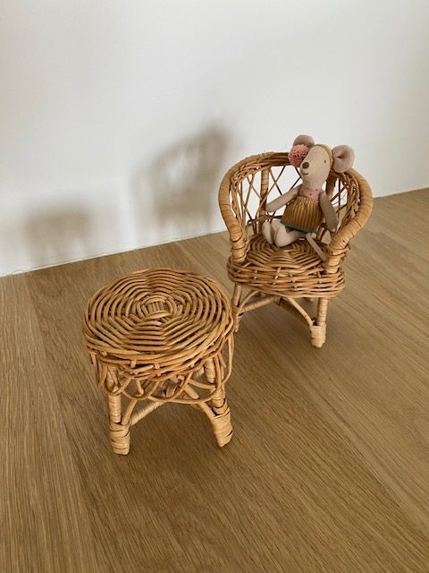 Chaise haute ancienne en bois pour poupée (vendue) jouets en stock sur   - Photo de SONT PASSES DANS  MES MAINSET REPARTIS! - LE TORCHON EN CAVALE