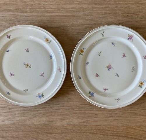 Ancienne paire d’assiettes à dessert Rosenthal à décor de fleurs et liseré or