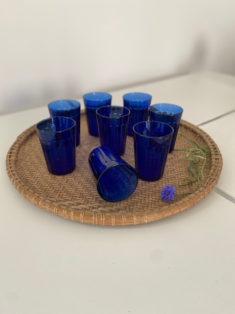 8 verres à eau bleu foncé - Début de Série