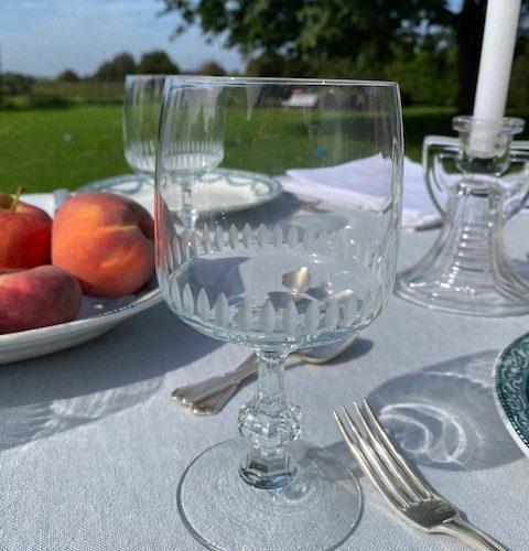 Suite de 10 verres à pied en verre