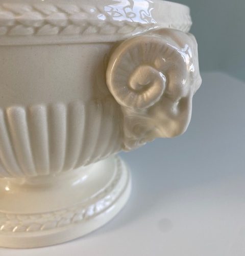 Coupe sur pied Wedgwood / modèle Edme