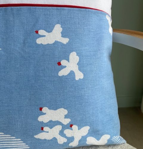 Coussin « Collection mouettes » – le carré n°1 – Upcycling