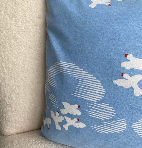 Coussin « Collection mouettes » – le carré n°2 – Upcycling