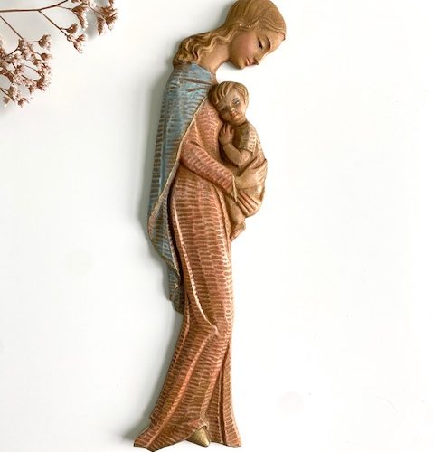 Vierge à l’Enfant en bois peint