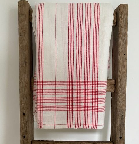 Nappe à rayures rouges – vintage