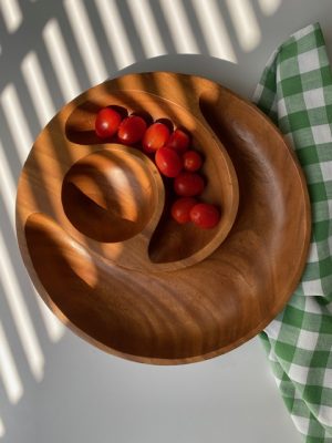 Plat apéritif circulaire en bois compartimenté