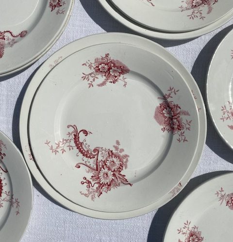 Série de 11 assiettes à décor floral – Nimy