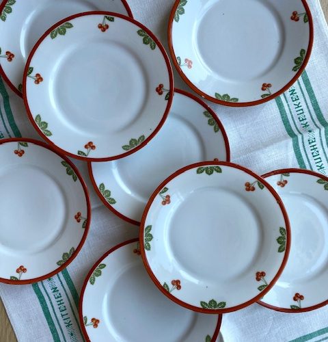 Série de 8 assiettes « cerises »
